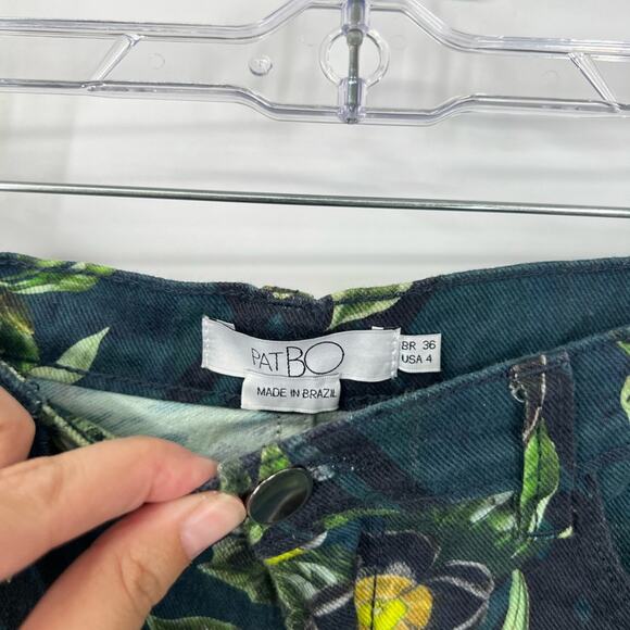 PatBo High Rise Floral Multi-Printed Kick Flare Cropped Jeans Raw Hem - Picture 3 of 8